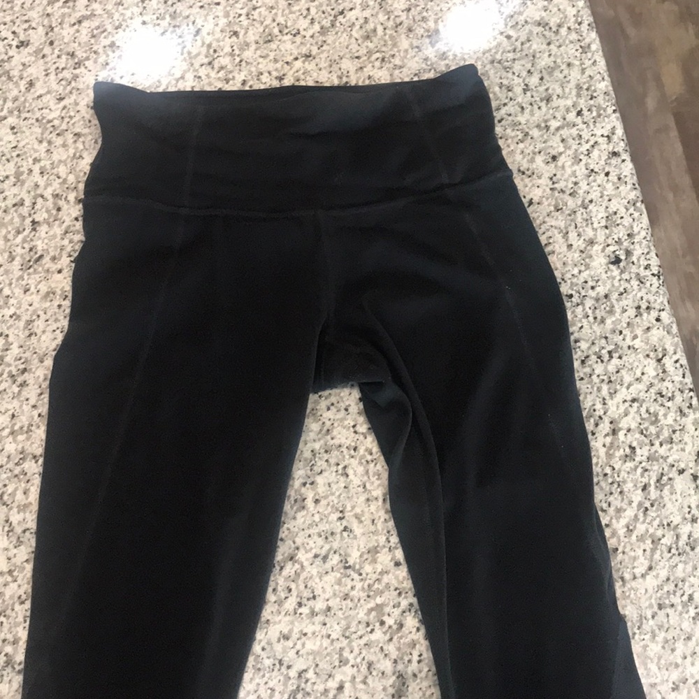 Athleta Salutation Crop